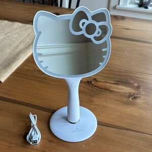 🌿 HELLO KITTY Impressions LED Vanity Mirror - White